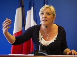Озлобленный рабочий класс Франции может выбрать Ле Пен президентом - Bloomberg