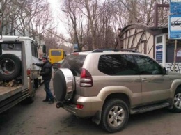 Одесские герои парковки массово лишились своих авто (ФОТО, ВИДЕО)