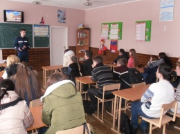 На Днепропетровщине спасатели пришли в гости к школьникам