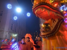 Шествие огненных драконов и мастеров кунг-фу. Во Львове празднуют китайский Новый год