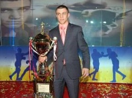Берчельт стал новым чемпионом мира в категории Ломаченко