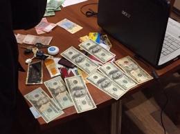 Заместителя облпрокурора Кировоградщины задержали за попытку дать взятку