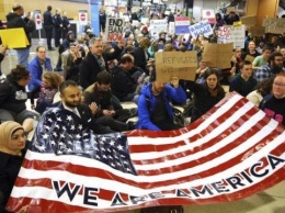 Америку охватили многотысячные акции протестов
