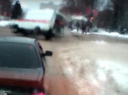 Ярославский врач вылетел из машины "скорой помощи" во время ДТП