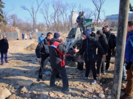 Потасовка на Французском бульваре: мэрия остановила незаконную стройку руками активистов РГБ