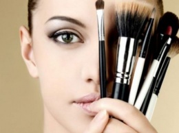 Ученые выяснили, как макияж влияет на восприятие человека