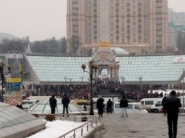 На Майдане прощаются с бойцами, погибшими под Авдеевкой