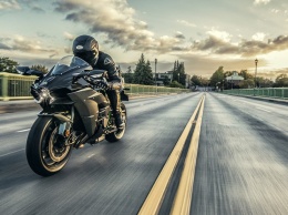 В США анонсирован прием заказов на байк Kawasaki Ninja H2 Carbon