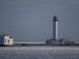 Замерзшее море угрожает яхтам в одесском порту (ФОТО)