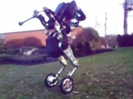 В интернет слили видео с двуногим роботом на колесах от Boston Dynamics