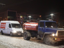 Из Запорожья в Авдеевку отправили многотонный груз с одеялами, топливом и едой