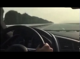 Суперкар Audi разбили на скорости 321 км/ч (ВИДЕО)