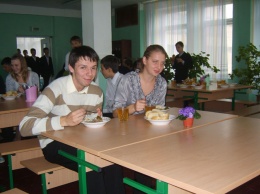 По заданию мэра Юрия Вилкула городская комиссия проверит качество продуктов питания в школах и детских садиках (фото)