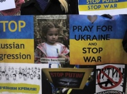 Авдеевка - украинский Алеппо: В Латвии пикетировали посольство РФ
