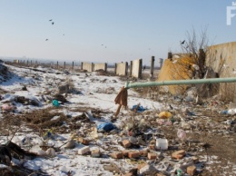 В Запорожской области местные жители устроили стихийную свалку вокруг полигона