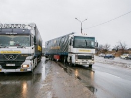 Штаб Ахметова: за три дня мирным жителям доставлено около 540 тонн гуманитарного груза