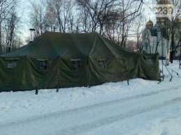 В палатку обогрева возле покровского кинотеатра "Мир" пришли всего 40 человек