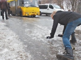 Время переломов: киевляне калечатся на скользких улицах