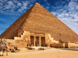 Ученые: Пирамиды создавались для укрытия от падающих метеоритов