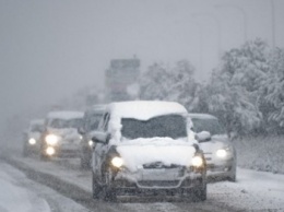 Дороги в Черниговской области снегопад не заблокировал, но из Чернигова лучше не выезжать