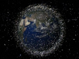 Космонавт Юрий Усачев считает, что людям пока не стоит бояться космического мусора