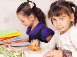 Психологи: дети копируют поведение своих сверстников