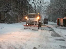 В Киеве коммунальные службы работают в усиленном режиме из-за снегопада