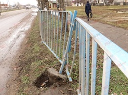 В Бердянске пьяный водитель протаранил забор