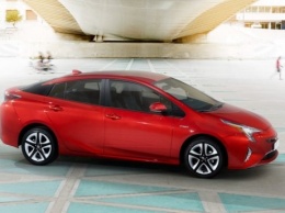 В России с марта стартуют продажи обновленного Toyota Prius