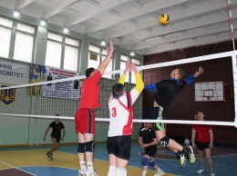 На Днепропетровщине стартовал чемпионат по волейболу