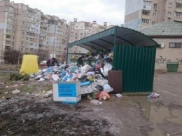 В администрации Симферополя заявили о серьезных сбоях с вывозом мусора в городе