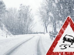 Заложники снега: в Запорожье спасли из заметов более тридцати человек