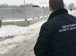 На Хмельнитчине поймали чиновников, которые ремонтировали дороги "на бумаге" за бюджетный счет