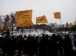 В Киеве вкладчики "Михайловского" перекрыли улицу Грушевского