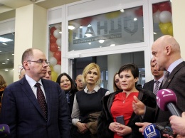 Труханов и Степанов открыли еще один филиал центра админуслуг