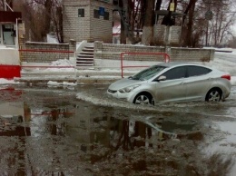 Уходим под воду: в Днепре затопило рынок на Левом берегу