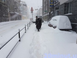 Тернополь засыпало снегом (Видео)