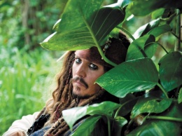 В продаже появится коллекция макияжа для поклонников " Пиратов Карибского моря"