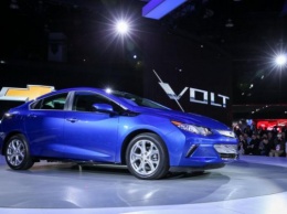 2016 Chevrolet Volt: дальность хода более 80 км на электричестве