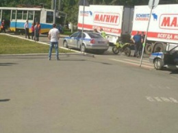 В Уфе трамвай врезался в грузовой автомобиль