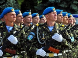 Россия поздравила своих ВДВ-шников плакатом с изображением украинских военных