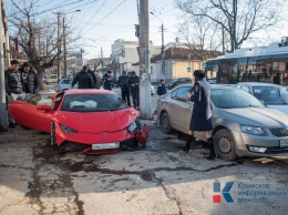 В аннексированном Крыму попал в аварию суперкар Lamborghini Huracan