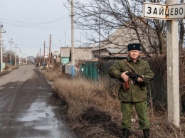Боевики на Донбассе, не скрываясь, воюют из школы: появилось фото
