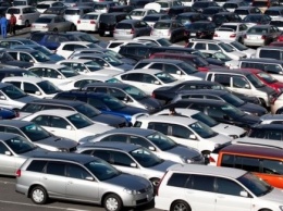 Январские продажи новых автомобилей в Китае рухнули на 9,8%