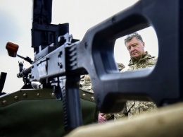 Порошенко опровергает, что украинским военным запрещено стрелять в ответ