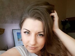 Россиянка из порно разорвала блузку грудью. Новая интернет-забава
