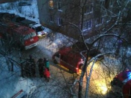 В Черкассах женщина бросила троих детей в запертой квартире (фото)
