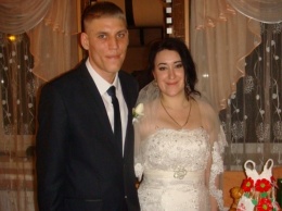 В украинских СМИ показали свадебное фото боевика и волонтера " АТО" в Хмельницком