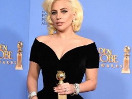 Она скоро лопнет: Леди Гага разочаровала своих поклонников, сильно набрав жирка (ФОТО)