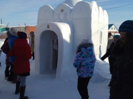 В России безработный построил храм из снега